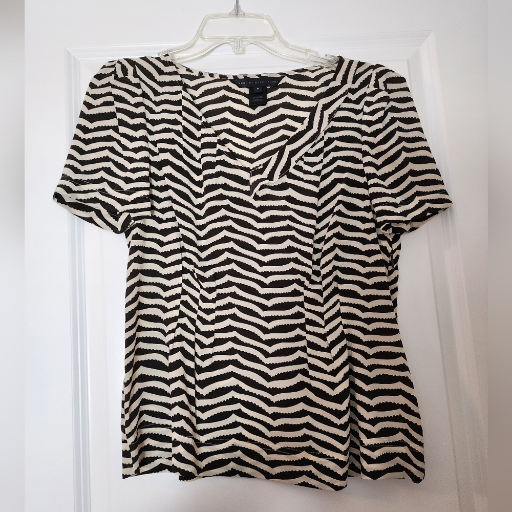 Marc Jacobs silk chervon top blouse sz small
